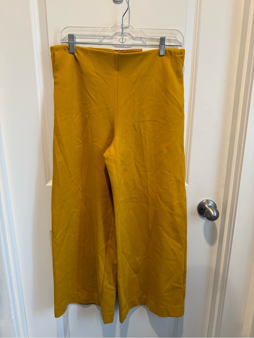 Chico’s So Slimming 180 Ponte Wide Leg Crop Pants Golden Hour Size 6
